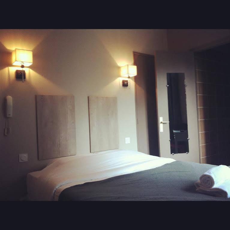 Hotel De La Beauronne Chancelade ภายนอก รูปภาพ