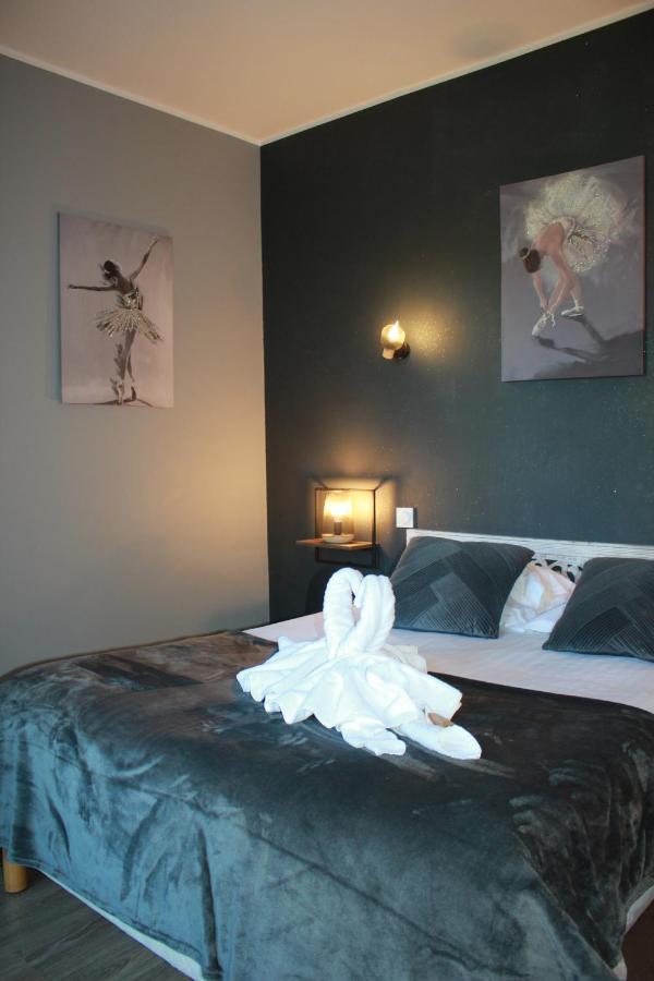 Hotel De La Beauronne Chancelade ภายนอก รูปภาพ